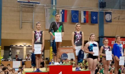 Maja Čopi - državna prvakinja - AKROBATIKA